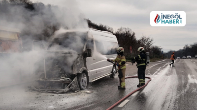 Bursa’nın İnegöl ilçesinden hareket eden servis minibüsü, seyir halindeyken motor