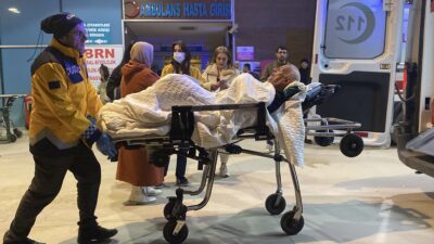 İnegöl'de yaşlı adam benzin dökerek sobayı tutuşturmaya kalkınca soba bir