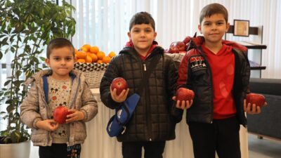 İnegöl Belediyesi, öğrenciler için tasarladığı Nöbetçi Kütüphane modeli ile öğrencilere