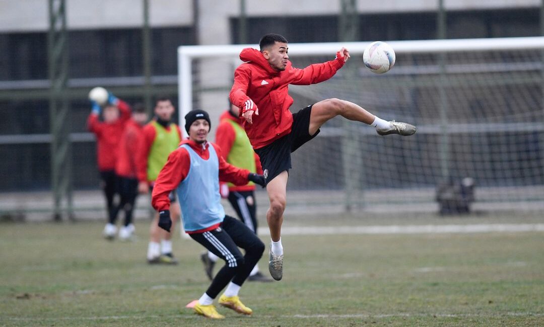 İnegölspor, İskenderun hazırlıklarına devam ediyor İnegölspor'un geçen hafta rahat bir şekilde maça çıkmadan puan aldığı
