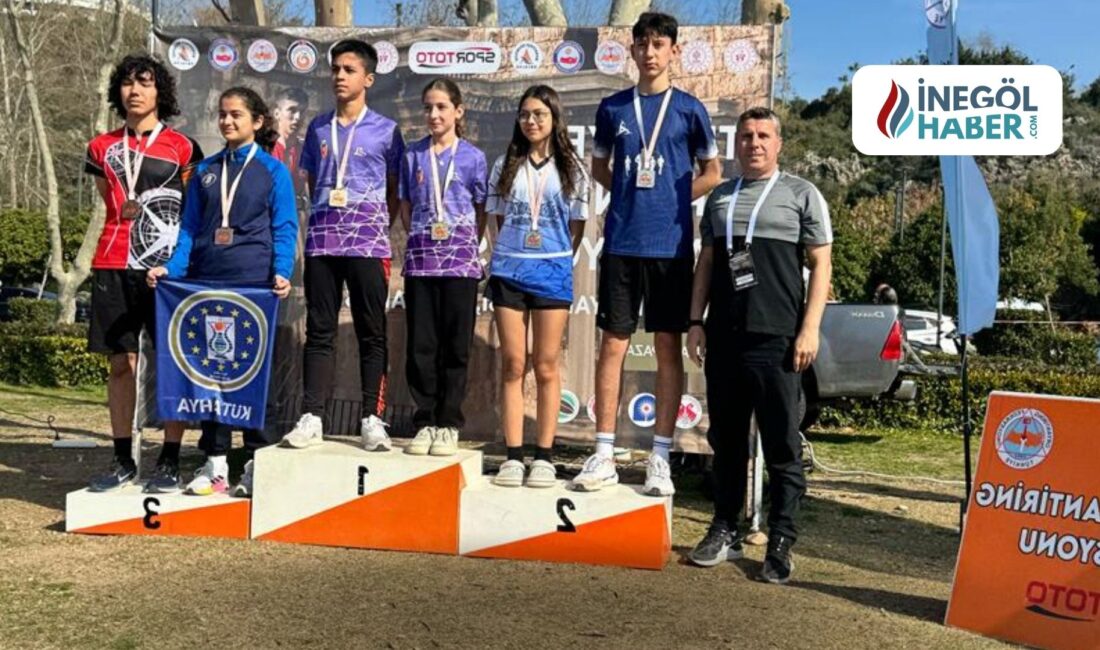 Antalya'da düzenlenen Oryantiring Şampiyonası'nda İnegöl Belediyespor sporcuları, 1300 rakip arasından