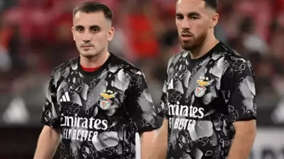 Benfica’da Ramazan Ayı ve Oruç Tutacak 4 Futbolcu: Zorlu Fikstür Öncesi Önemli Etki Portekiz basını, Benfica'nın zorlu maç takvimi öncesi oruç tutacak 4