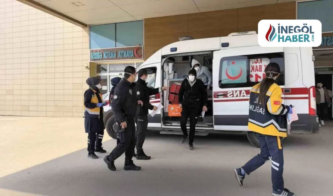 İnegöl’de Tüberküloz Teşhisli Göçmenler Sahte Kimlikle Sağlık Merkezine Başvurdu Bursa İnegöl'de bulaşıcı tüberküloz hastalığı taşıyan iki göçmen, başkalarına ait