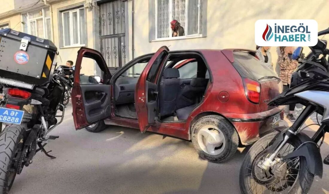 Bursa İnegöl'de polis ekiplerinin durdurma ihtarına uymayarak kaçan otomobilden uyuşturucu