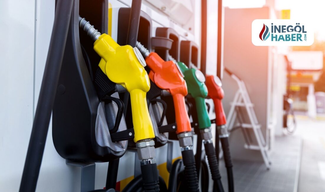 Benzinin litre fiyatına 4 Mart itibarıyla 1 lira 15 kuruş