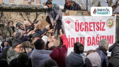 Bursa’da Ücretsiz Fidan Dağıtımına Yoğun İlgi: Vatandaşlar Fidan Almak İçin Yarıştı Bursa Orman Bölge Müdürlüğü’nün Orman Haftası kapsamında dağıttığı ücretsiz fidanlara