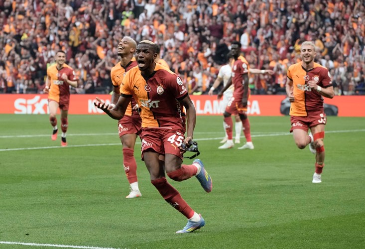 Galatasaray 5. Yıldızı takan ilk takım oldu! Türkiye de futbol serüveni hızlı şekilde devam ediyor. Türkiye'nin ilk